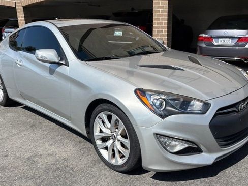 Used 2013 Hyundai Genesis 3.8 image 1
