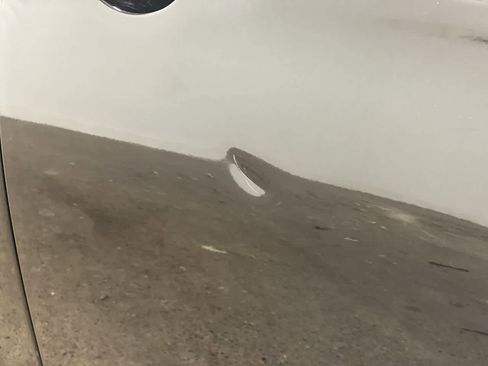 Used 2024 Chrysler Pacifica Touring-L image 32