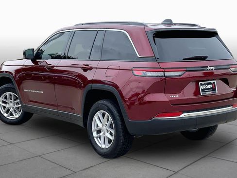 Used 2025 Jeep Grand Cherokee Laredo AWD/4WD image 12
