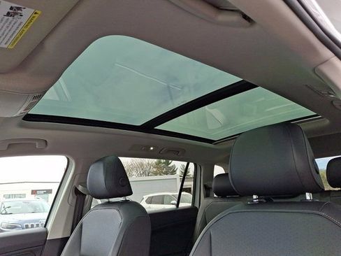 Certified 2020 Volkswagen Tiguan SEL w/ 3rd Row Seat Package image 18