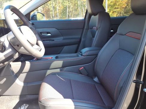 New 2026 Nissan Kicks SR w/ Cold Weather Package image 9