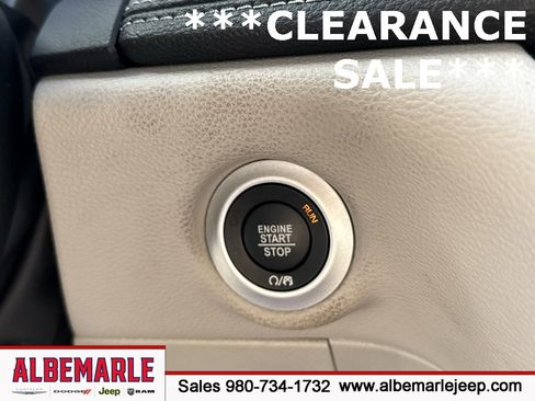 Used 2022 Chrysler Pacifica Touring-L image 22