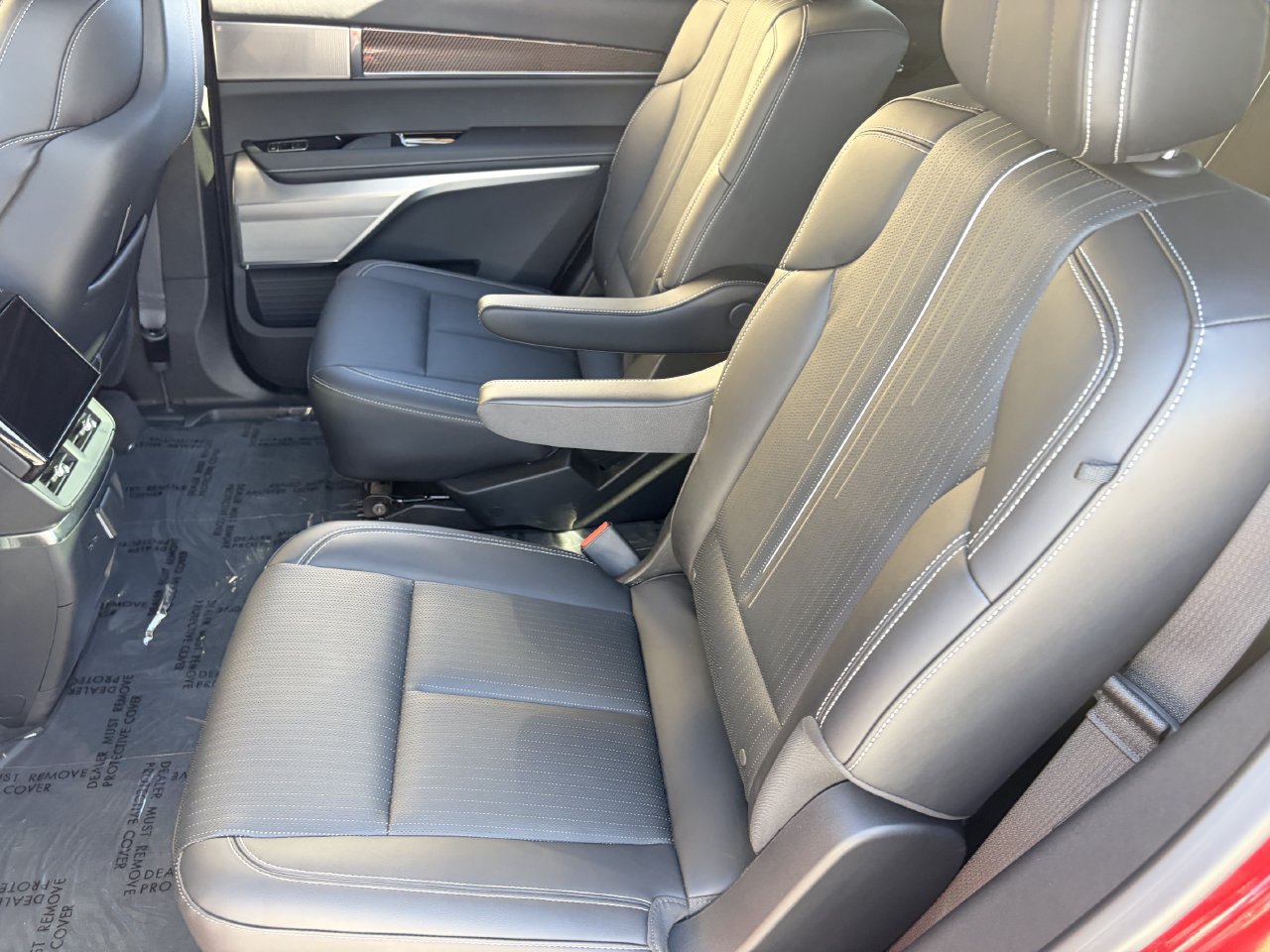 Certified 2026 Cadillac Vistiq Luxury AWD/4WD image 17