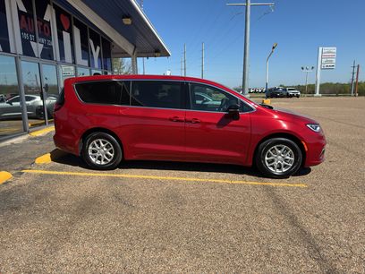 New 2026 Chrysler Pacifica Select