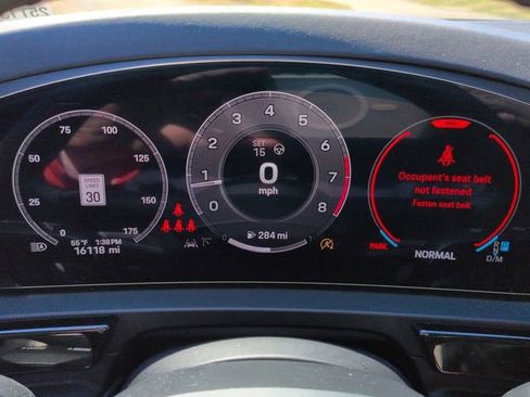 Used 2024 Porsche Cayenne image 30