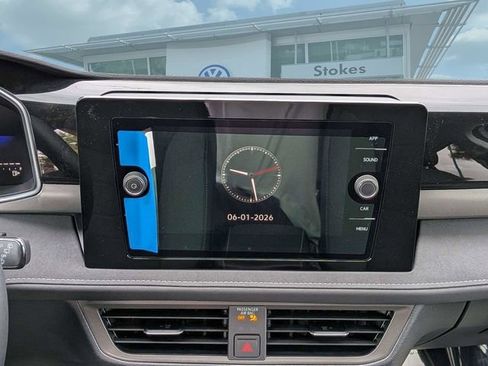 New 2026 Volkswagen Taos SE FWD image 18