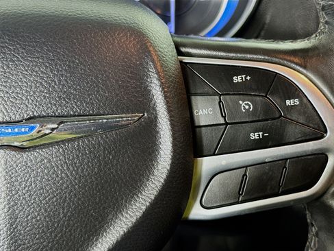Used 2020 Chrysler 300 Touring w/ Chrome Appearance Package RWD image 14