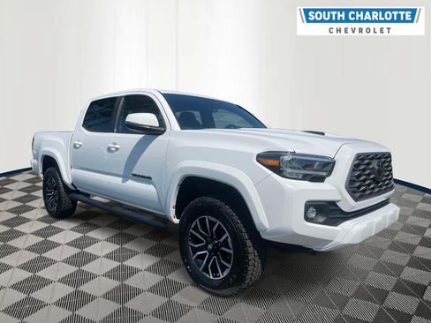 Used 2023 Toyota Tacoma TRD Sport AWD/4WD image 3
