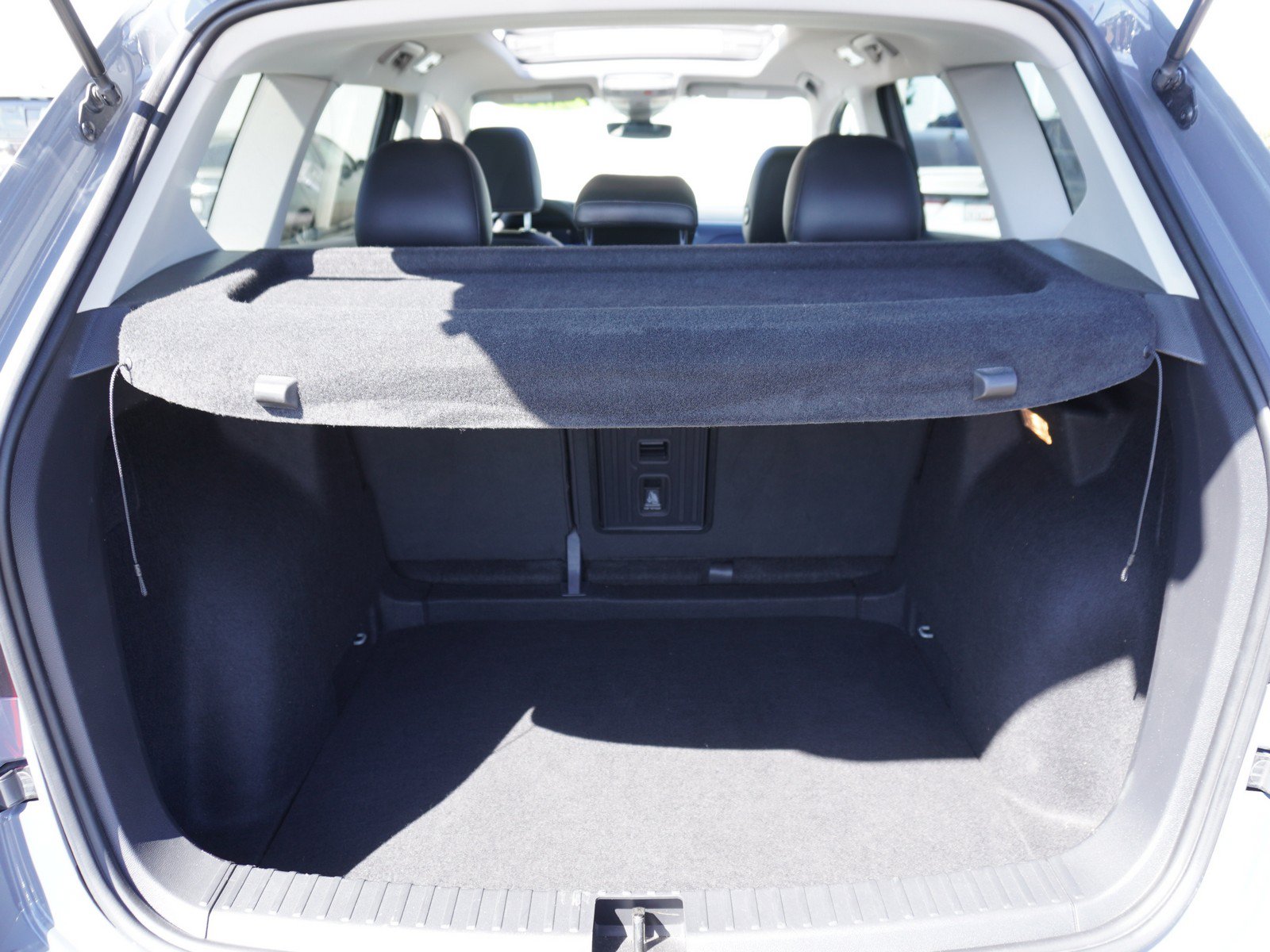 Used 2023 Volkswagen Taos SE FWD image 12