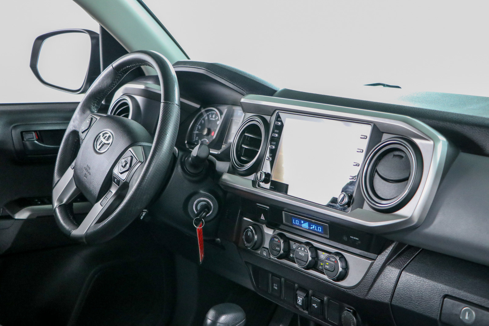 Used 2022 Toyota Tacoma SR5 AWD/4WD image 26