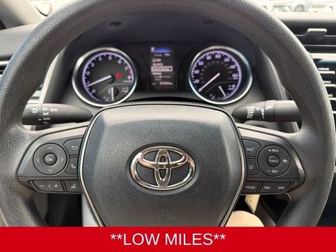 Used 2018 Toyota Camry LE FWD image 12