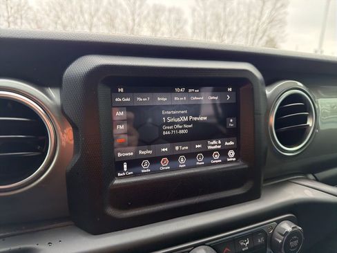 Used 2020 Jeep Wrangler Unlimited Sahara image 29