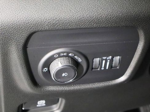 New 2025 Jeep Grand Cherokee Limited image 23