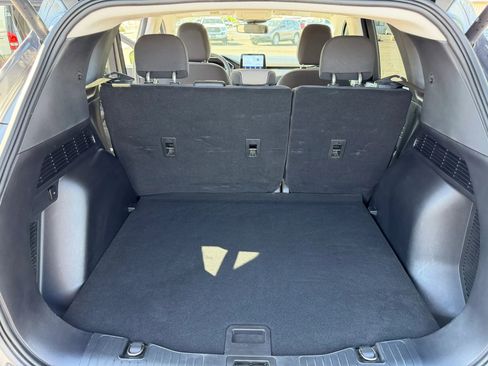 Used 2022 Ford Escape SE w/ SE Sport Appearance Package image 24