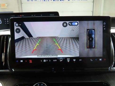 Used 2025 Ford Expedition Max Platinum w/ Platinum Ultimate Package image 18