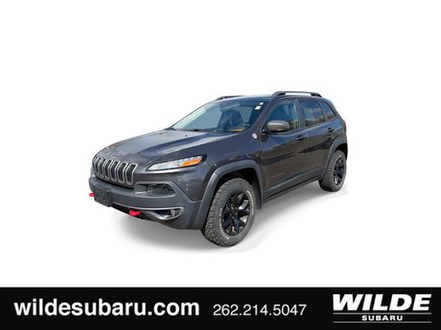 Used 2015 Jeep Cherokee Trailhawk w/ Comfort/Convenience Group AWD/4WD image 1