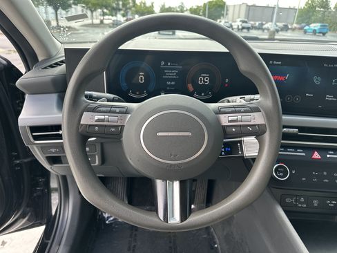 Used 2025 Hyundai Sonata SEL FWD image 18
