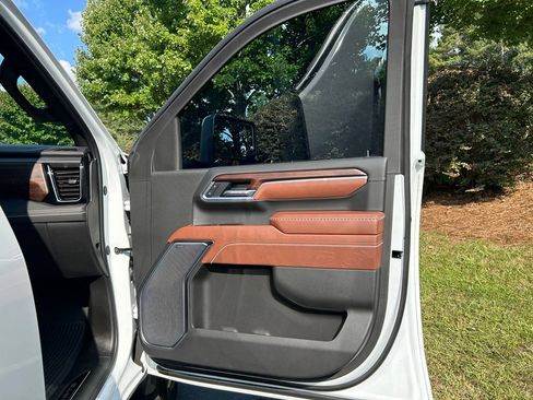 Used 2025 GMC Sierra 3500 Denali Ultimate AWD/4WD image 67