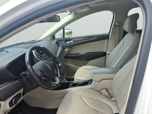 Used 2019 Lincoln MKC Reserve w/ MKC Climate Package FWD image 10