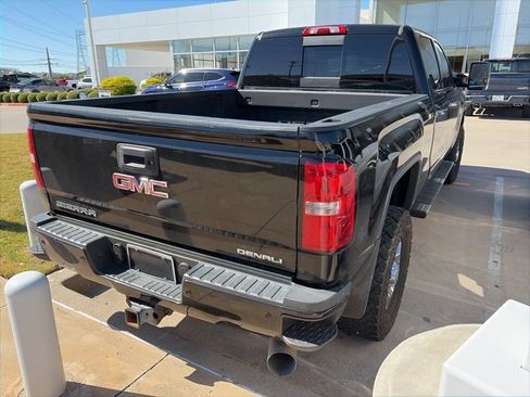 Used 2019 GMC Sierra 3500 Denali w/ Duramax Plus Package image 4
