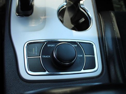 Used 2014 Jeep Grand Cherokee SRT8 w/ Luxury Group II AWD/4WD image 38