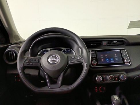 New 2025 Nissan Kicks Play S image 13