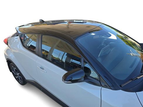 Used 2019 Toyota C-HR XLE image 12