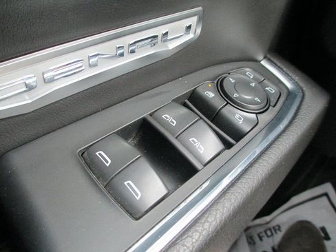 Used 2023 GMC Sierra 1500 Denali image 25