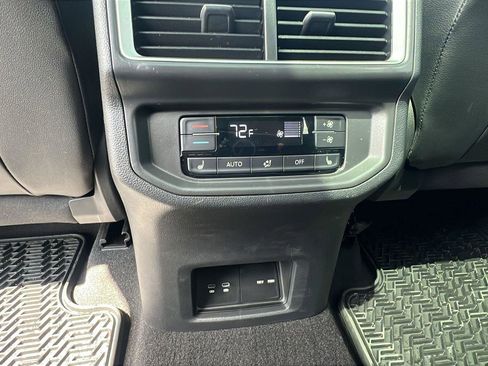 Used 2024 Volkswagen Atlas SEL AWD/4WD image 23