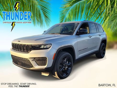 New 2025 Jeep Grand Cherokee 4WD image 2
