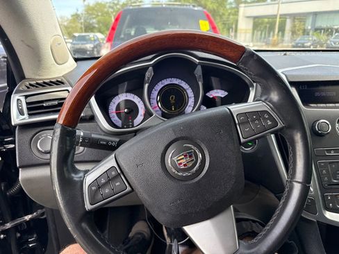 Used 2010 Cadillac SRX Luxury FWD image 6