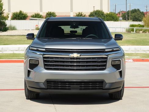 Used 2024 Chevrolet Traverse LT FWD image 8