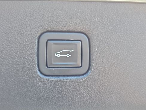 Certified 2020 Chevrolet Blazer LT AWD/4WD image 11