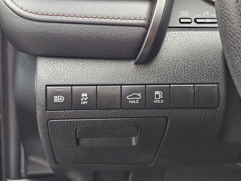 Used 2020 Toyota Camry LE image 19