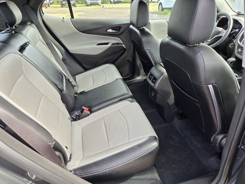 Used 2020 Chevrolet Equinox LS FWD image 16