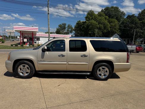Used 2007 GMC Yukon XL Denali AWD/4WD image 2