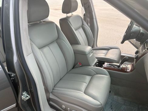 Used 2006 Cadillac DTS FWD image 41