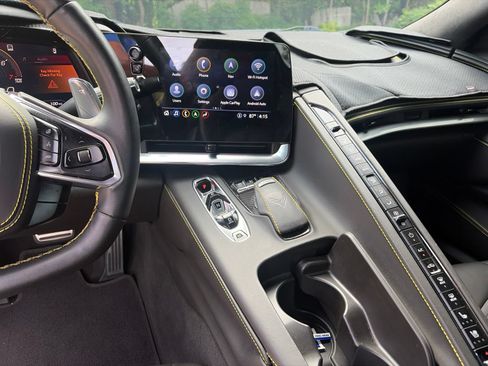 Used 2021 Chevrolet Corvette Stingray Premium Conv w/ Z51 Performance Package RWD image 10