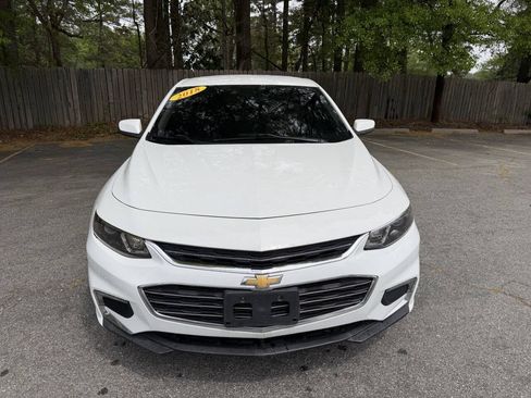 Used 2018 Chevrolet Malibu LT FWD image 2