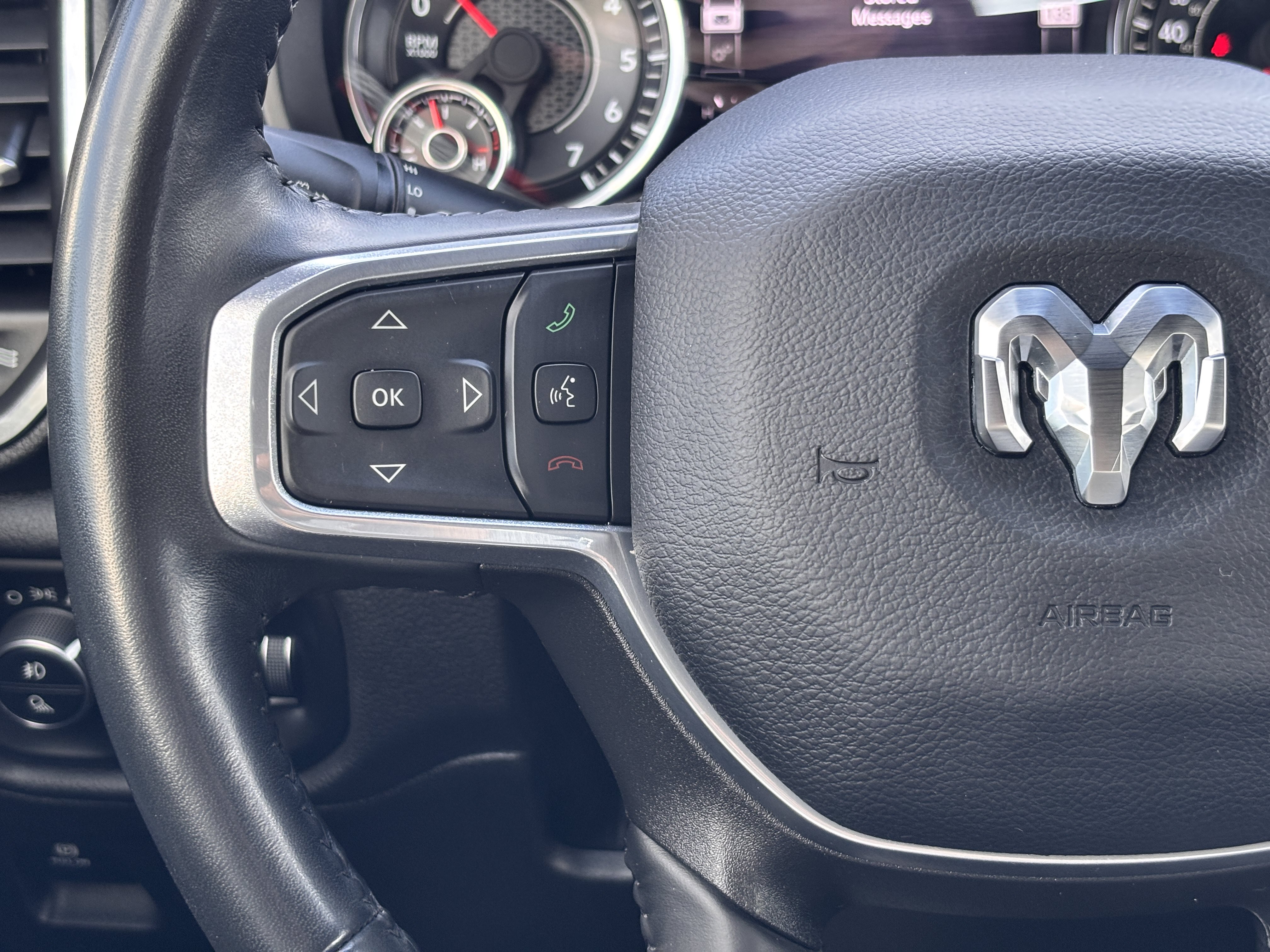Used 2023 RAM 1500 Laramie RWD image 32