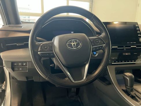 Used 2021 Toyota Avalon XLE image 14
