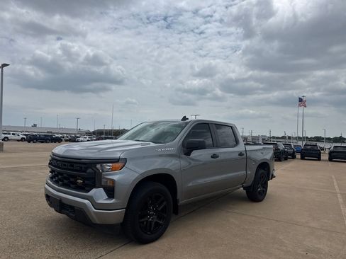 Used 2025 Chevrolet Silverado 1500 Custom RWD image 9