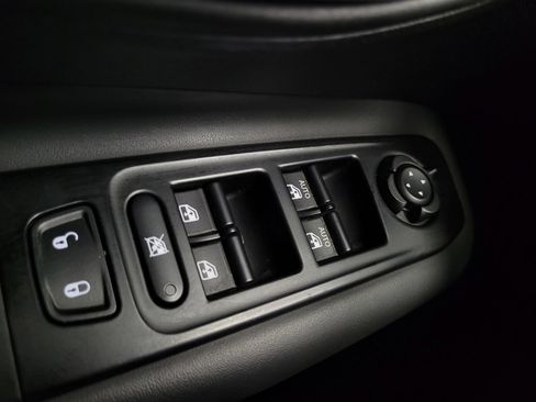 Used 2020 Jeep Renegade Altitude FWD image 27