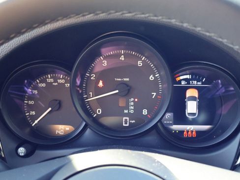 New 2026 Porsche Macan image 16