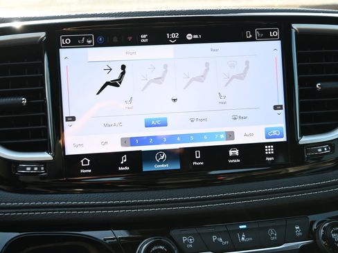 New 2025 Chrysler Pacifica Select image 16