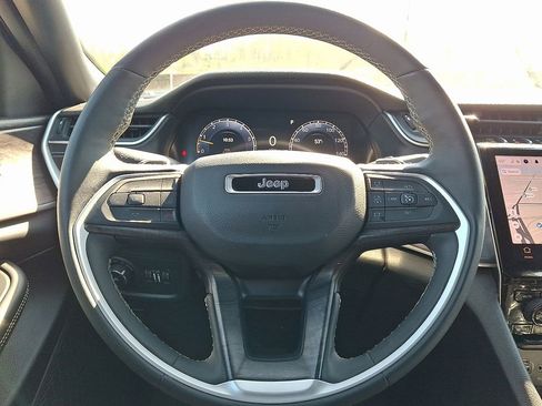 Used 2024 Jeep Grand Cherokee L Limited w/ Luxury Tech Group II AWD/4WD image 20