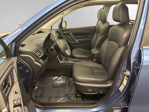 Used 2017 Subaru Forester 2.5i Touring AWD/4WD image 9