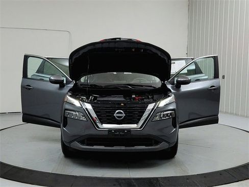 Used 2023 Nissan Rogue SV w/ SV Premium Package image 10