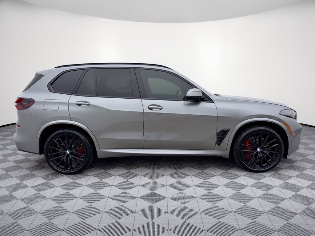 Used 2026 BMW X5 xDrive40i w/ M Sport Package AWD/4WD image 8