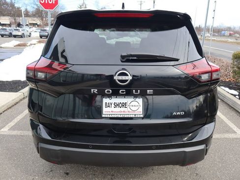 Certified 2025 Nissan Rogue SV AWD/4WD image 7